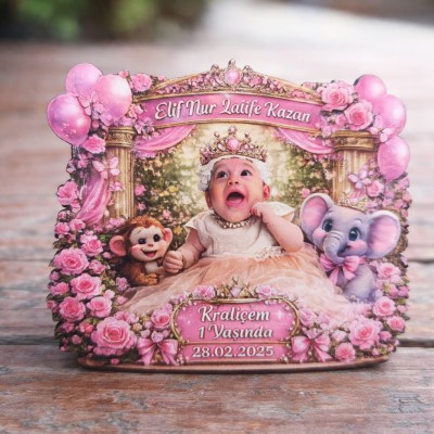 Elif Nur Latife Kazan • 1 Yaş Kraliçesi  | Kişiye Özel Ahşap Magnet